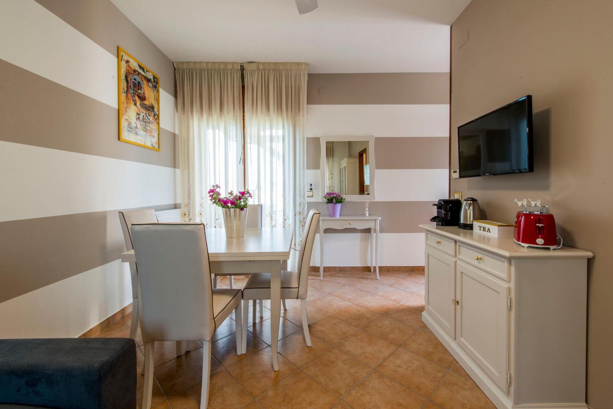 Italianflat - Peschiera Residence Пескьера-дель-Гарда Экстерьер фото
